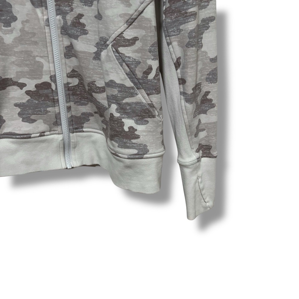 Athleta Women's Triumph Printed Camo Hoodie Jacket Size Medium 18 x 25 - Picture 3 of 6